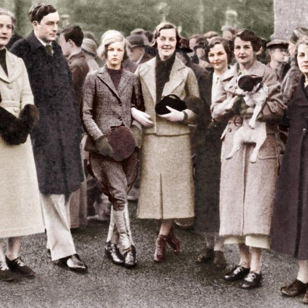 Unity, Tom, Deborah, Diana, Jessica, Nancy and Pamela Mitford at Swinbrook House, Oxford, 1935