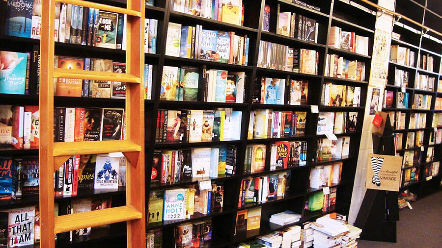 Muirs Bookshop in Gisborne, N.Z. (by kind permission of the owner, Kim)