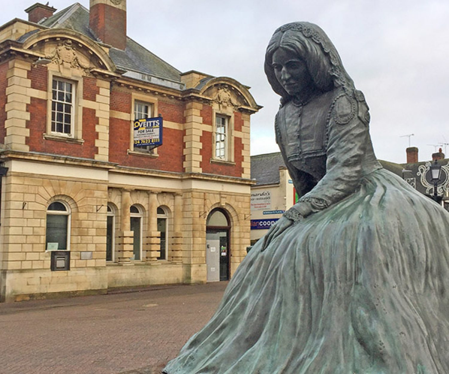 Statue of George Eliot at Nuneaton