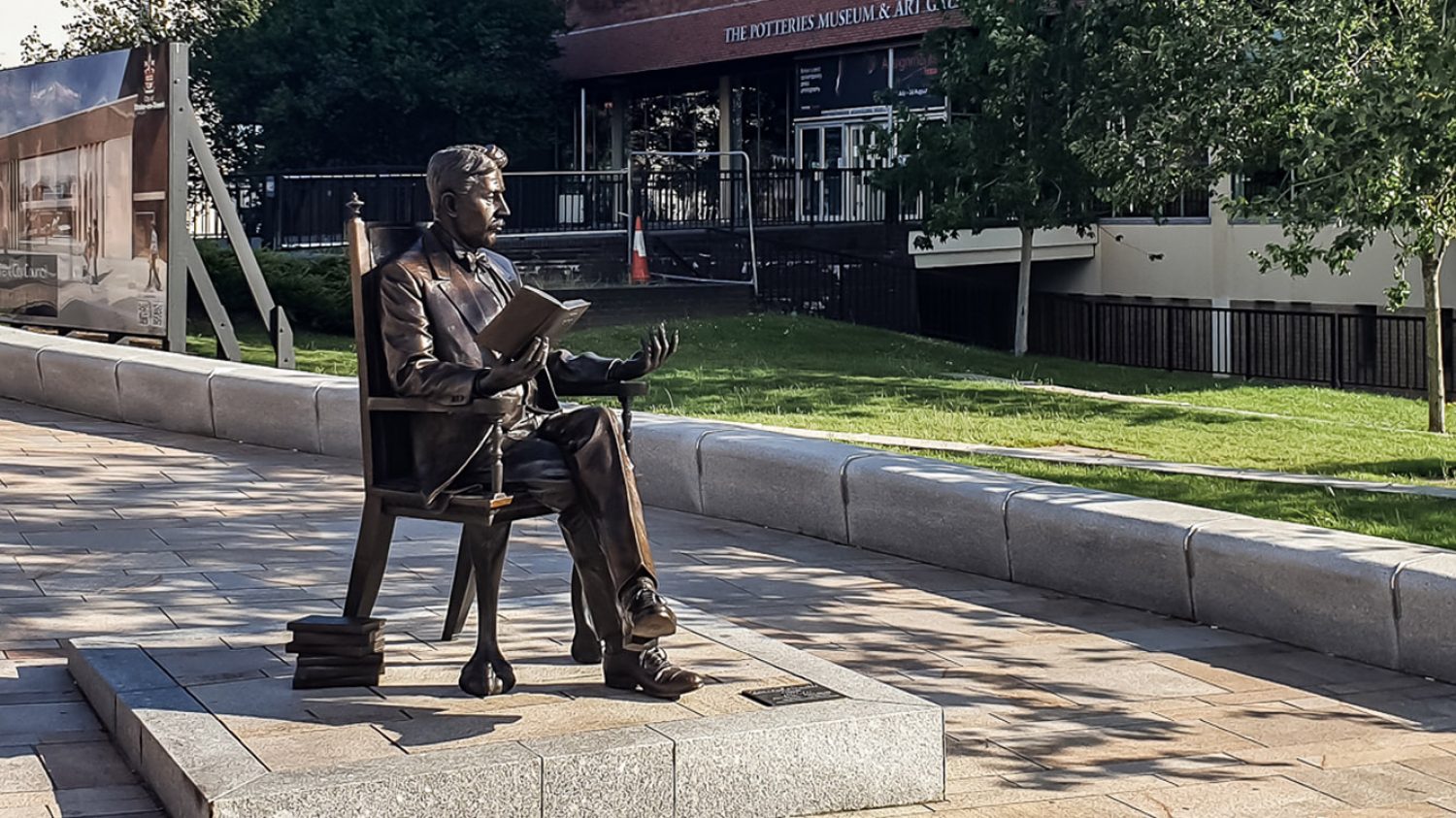 Arnold Bennett statue